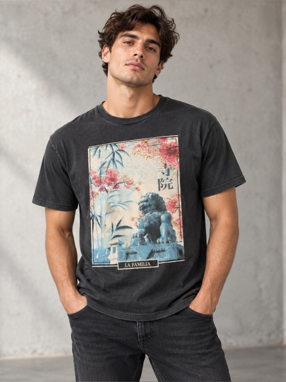La Familia Black Guardian Lion Graphic T Shirt Medium